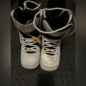 Burton Womens Snowboard Boots size 10.
